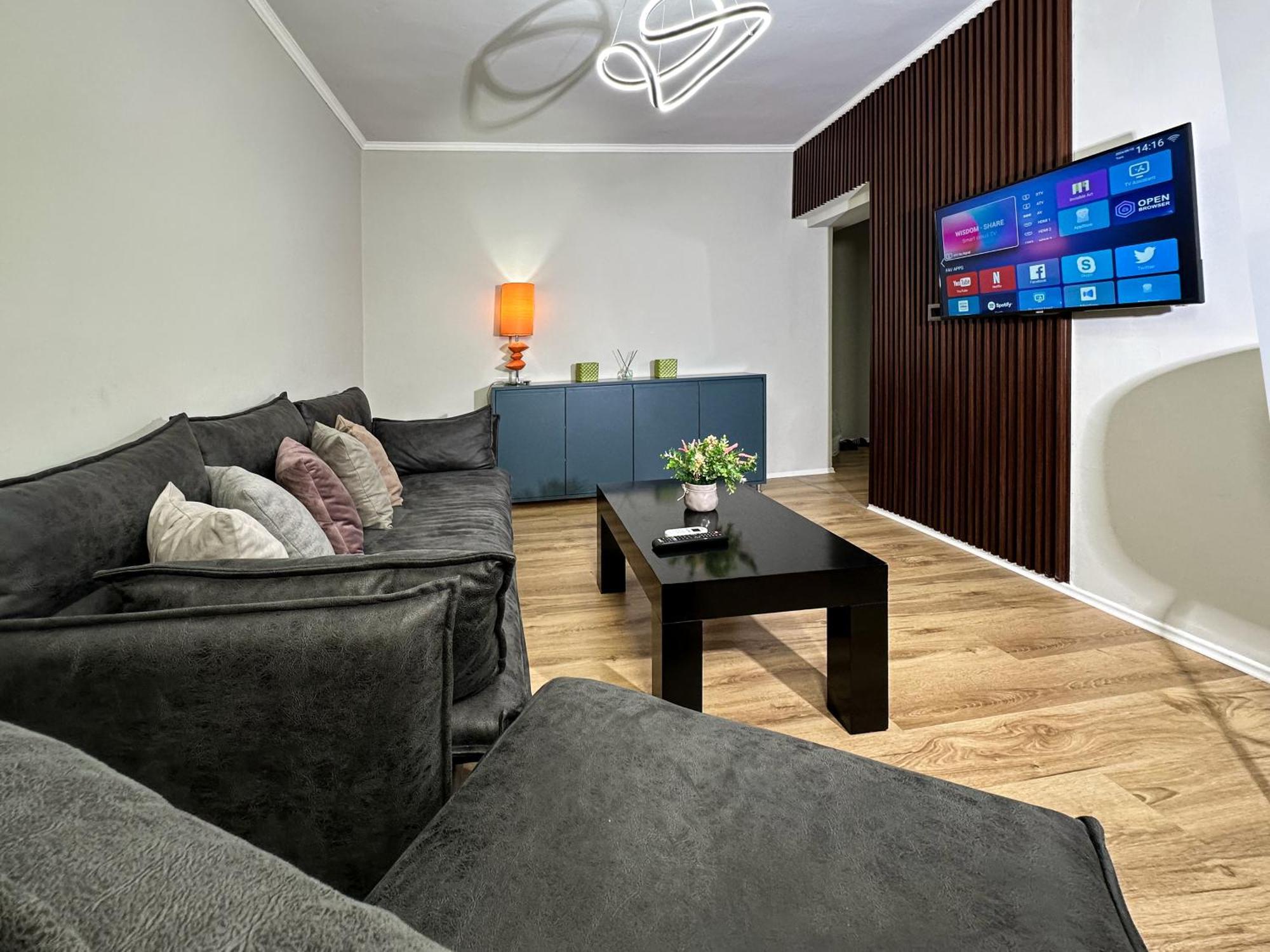 Home Select Тирана Экстерьер фото